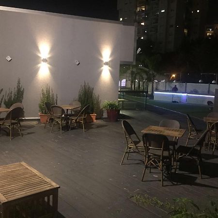 Avia Hotel & Resort Yehud-Monosson Exterior foto