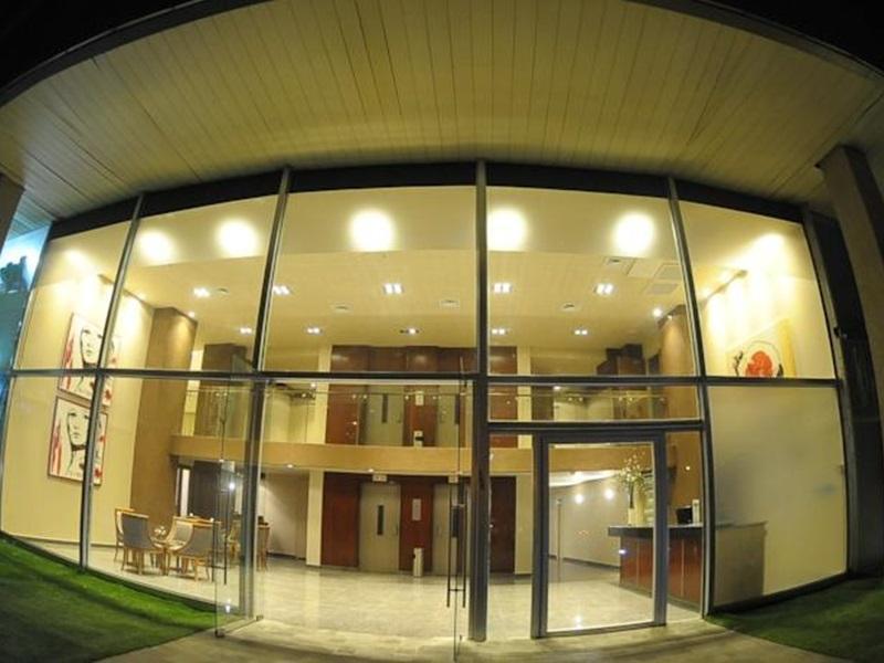 Avia Hotel & Resort Yehud-Monosson Exterior foto