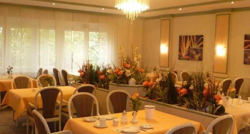 Avia Hotel & Resort Yehud-Monosson Exterior foto